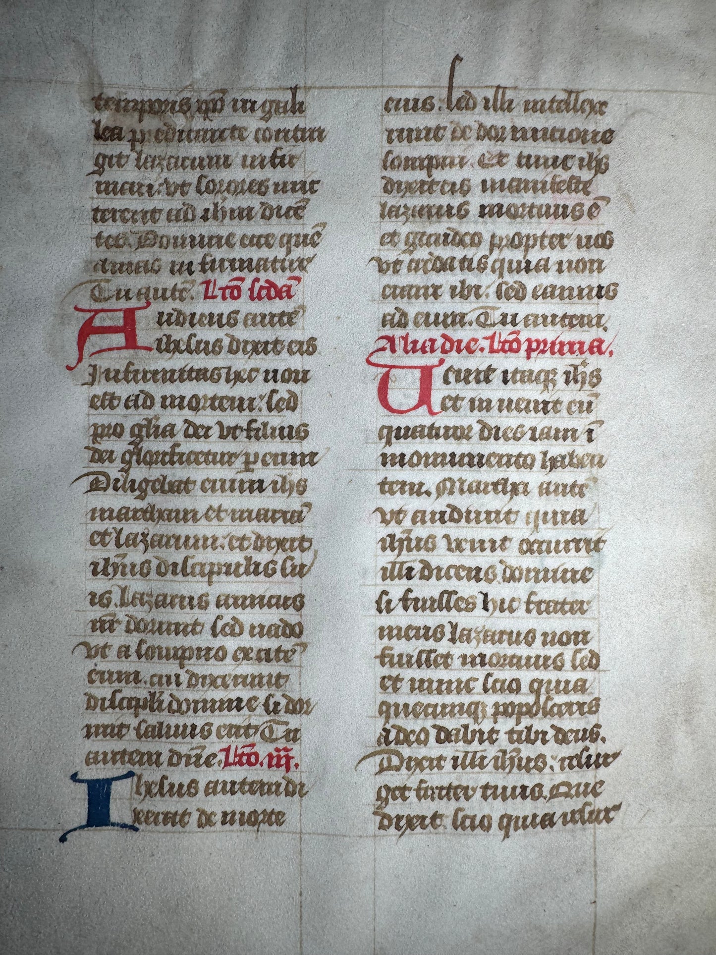 MEDIEVAL LATIN MANUSCRIPT LEAF ON VELLUM (PARCHMENT) – c. 1400 – Commentary on the Gospel of John
