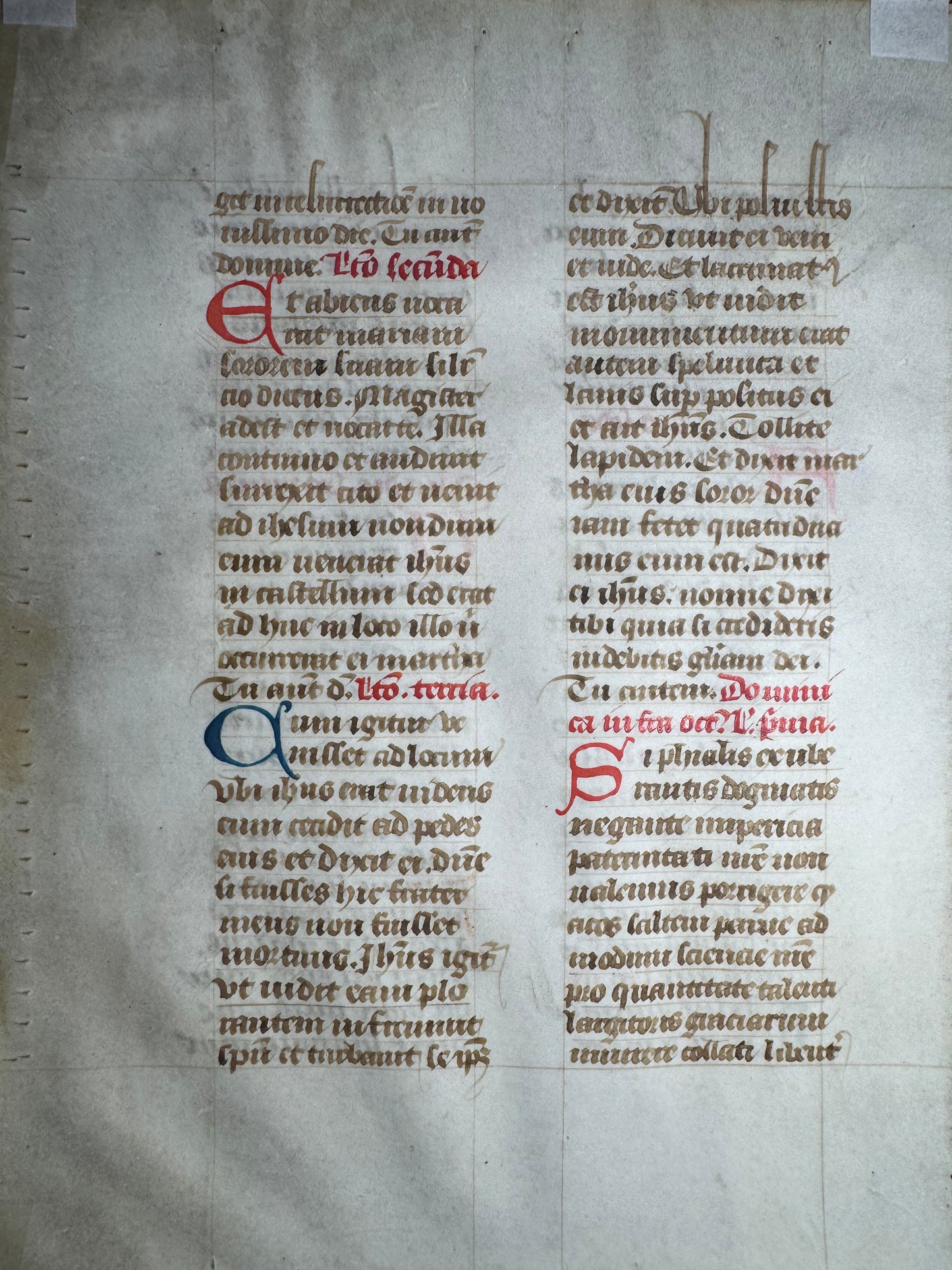 MEDIEVAL LATIN MANUSCRIPT LEAF ON VELLUM (PARCHMENT) – c. 1400 – Commentary on the Gospel of John